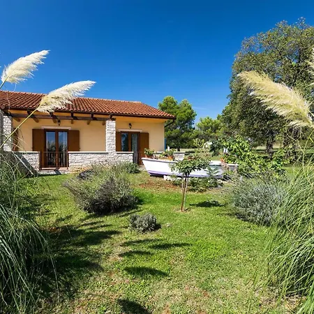 Emanuel Villa